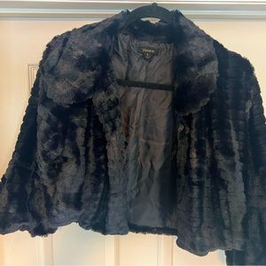 Black 3/4 sleeve faux fur shawl/jacket